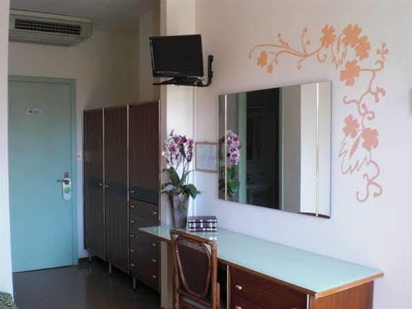 Hotel Hiki 3 Superior Бибионе Екстериор снимка