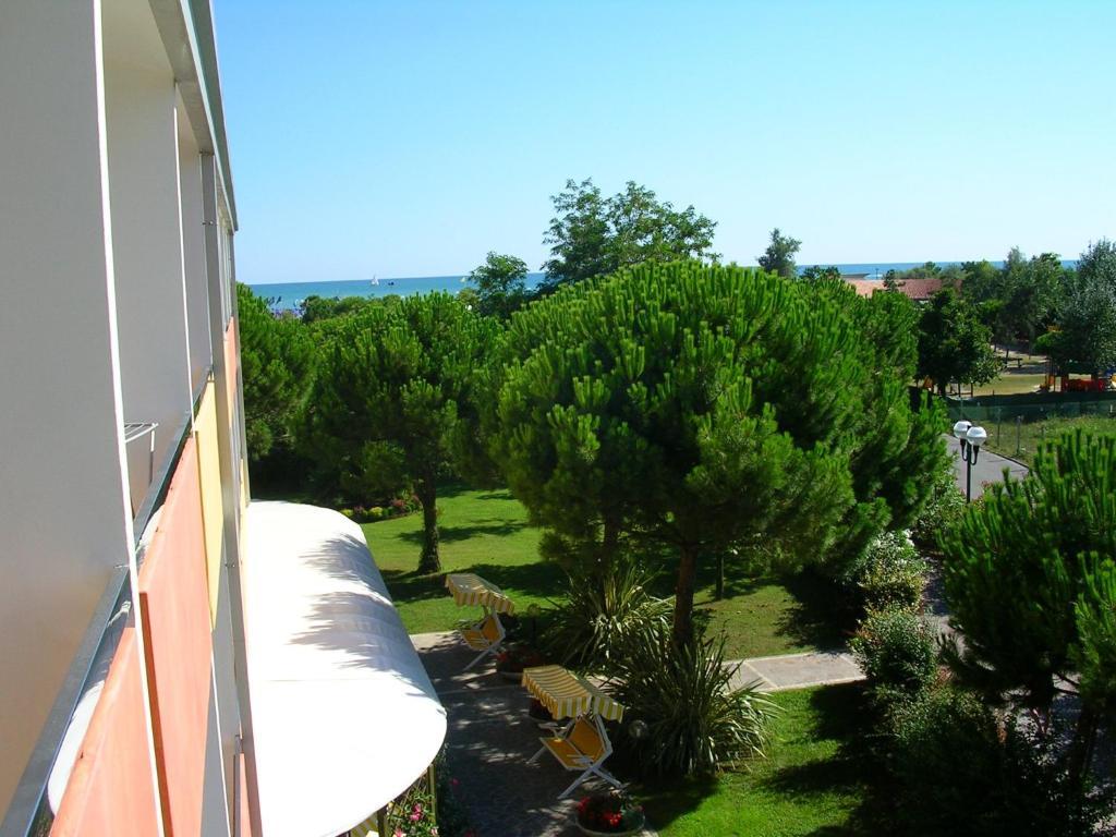 Hotel Hiki 3 Superior Бибионе Екстериор снимка